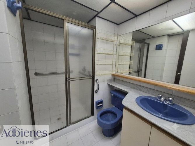 Apartamento de 3 alcobas en venta en Laureles, Medellín, 133 m² · foto 10 de 11