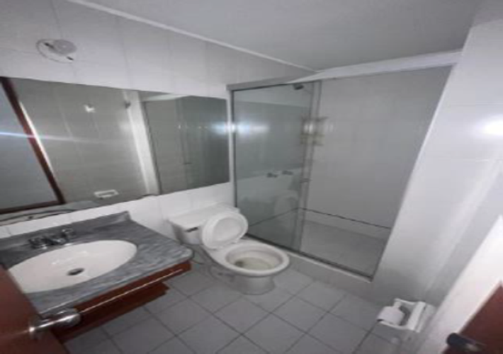 Apartamento de 4 alcobas en venta en Centro Internacional, Bogotá, 108 m² · foto 7 de 18