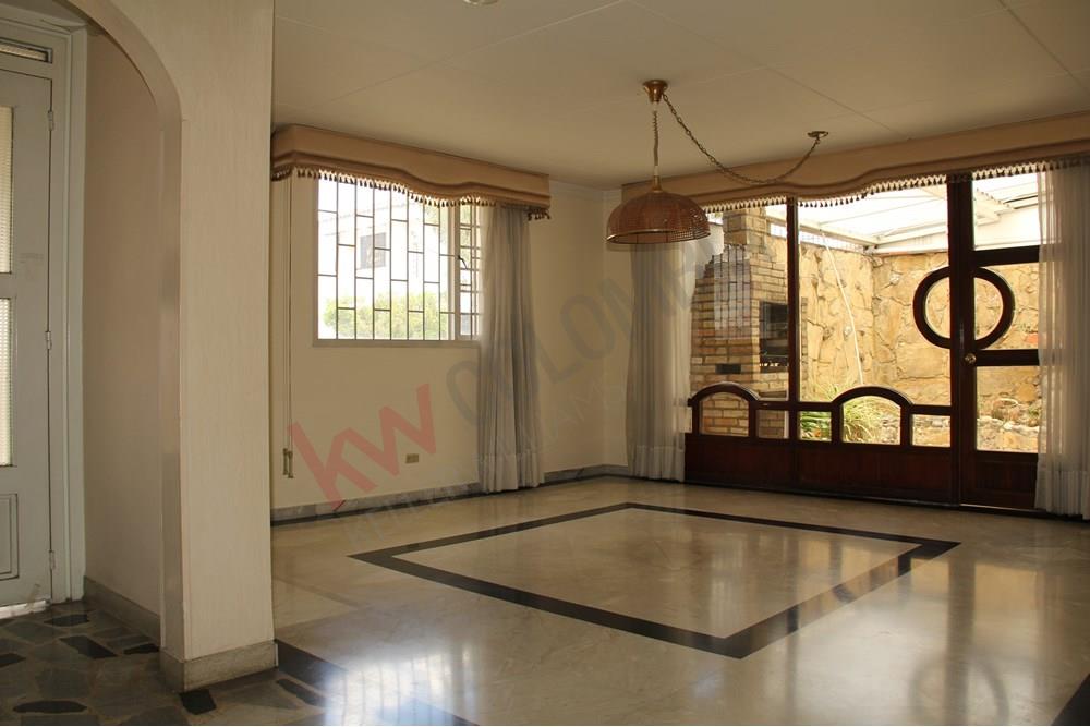 Casa en venta en Alhambra, Bogotá · foto 2 de 24