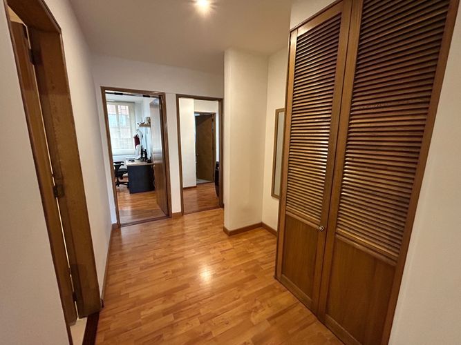 Apartamento de 3 alcobas en venta en Santa Barbara Occidental, Bogotá, 237 m² · foto 6 de 18