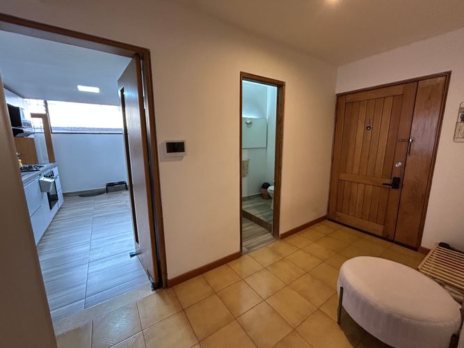 Apartamento de 3 alcobas en venta en Santa Barbara Occidental, Bogotá, 237 m² · foto 7 de 18