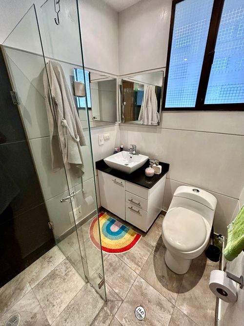 Apartamento de 3 alcobas en venta en Santa Barbara Occidental, Bogotá, 237 m² · foto 11 de 18