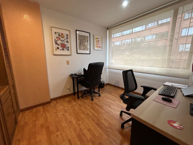 Apartamento de 3 alcobas en venta en Santa Barbara Occidental, Bogotá, 237 m² · foto 14 de 18