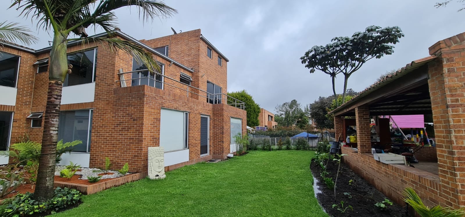 Casa en venta en Guaymaral, Bogotá · foto 2 de 17