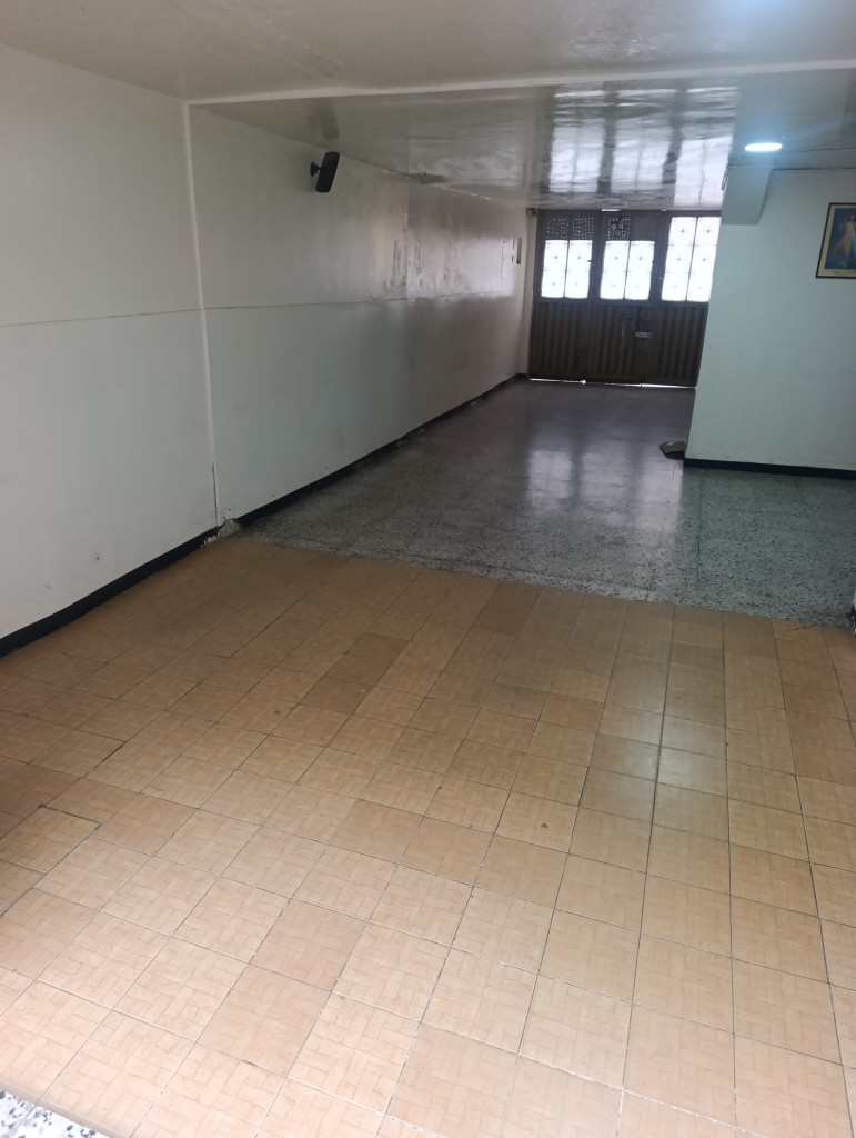 Casa en venta en Los Cerezos, Bogotá · foto 2 de 21