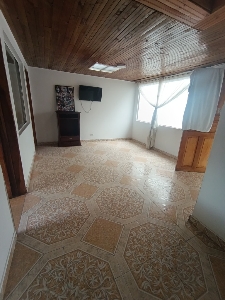 Casa en venta en Los Cerezos, Bogotá · foto 10 de 21