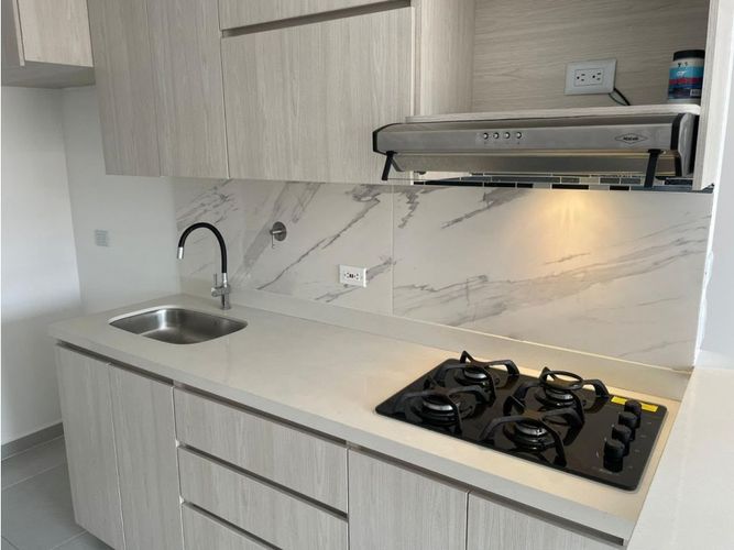 Apartamento de 2 alcobas en venta en Cabañitas, Bello, 65 m² · foto 2 de 12