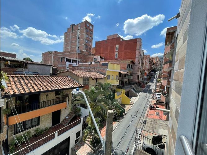Apartamento de 2 alcobas en venta en Cabañitas, Bello, 65 m² · foto 6 de 12