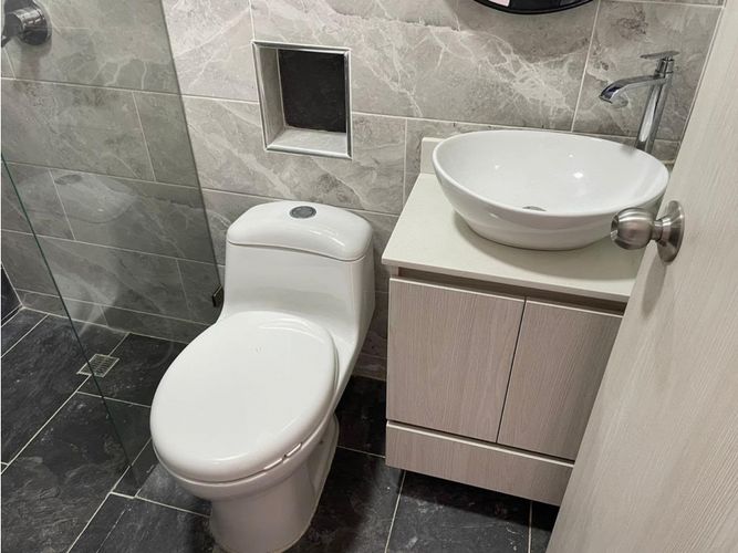 Apartamento de 2 alcobas en venta en Cabañitas, Bello, 65 m² · foto 7 de 12