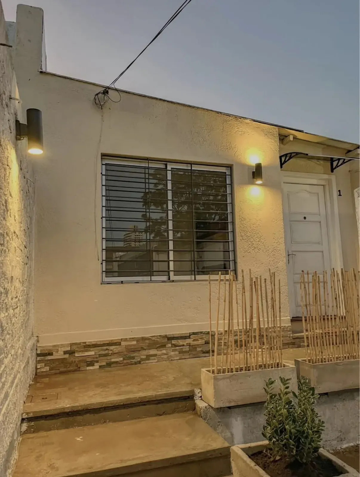 Alquiler Casa Un Dormitorio Con Patio En Buceo