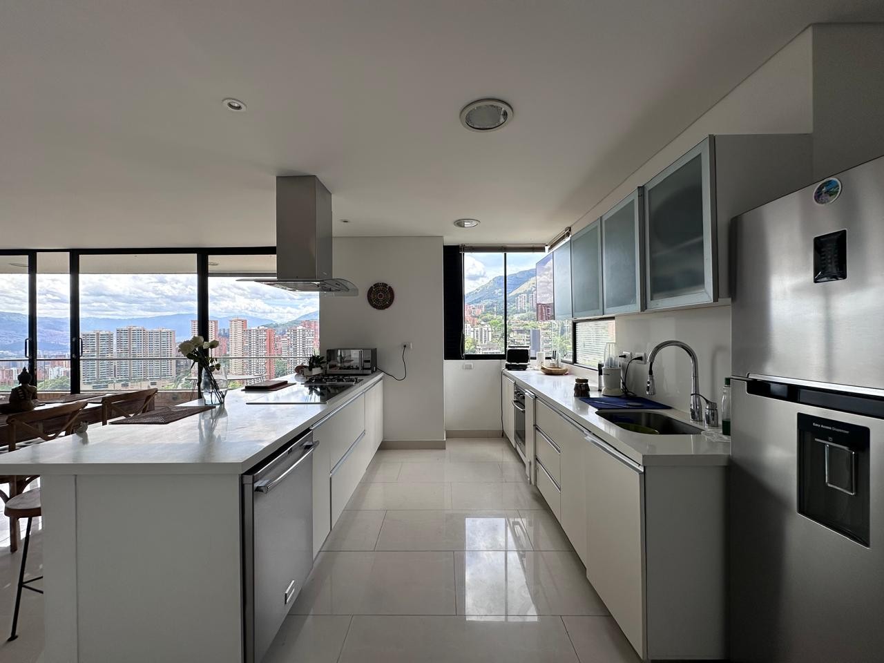 Apartamento en arriendo en El Poblado, Medellín · foto 5 de 19