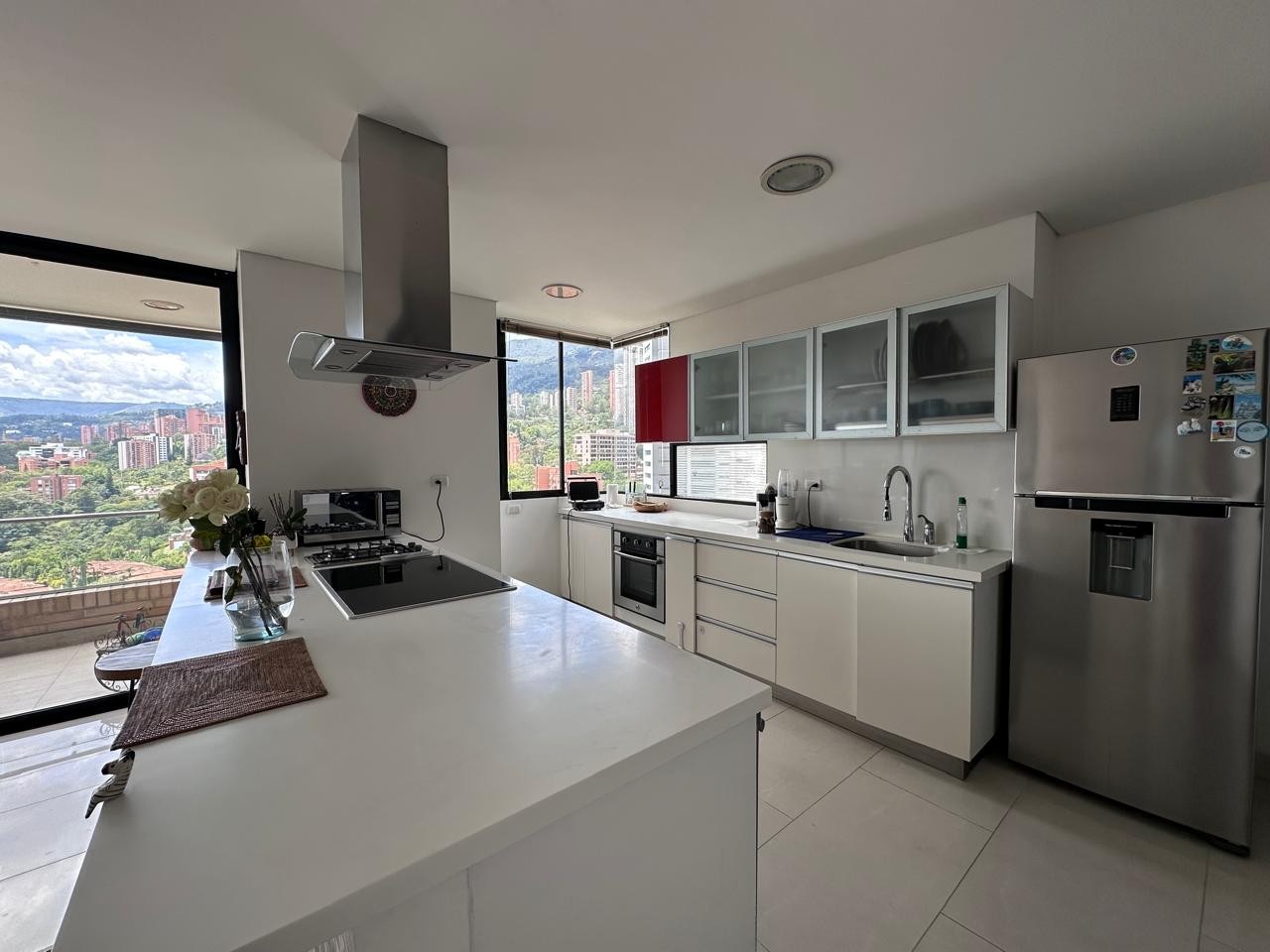 Apartamento en arriendo en El Poblado, Medellín · foto 5 de 19