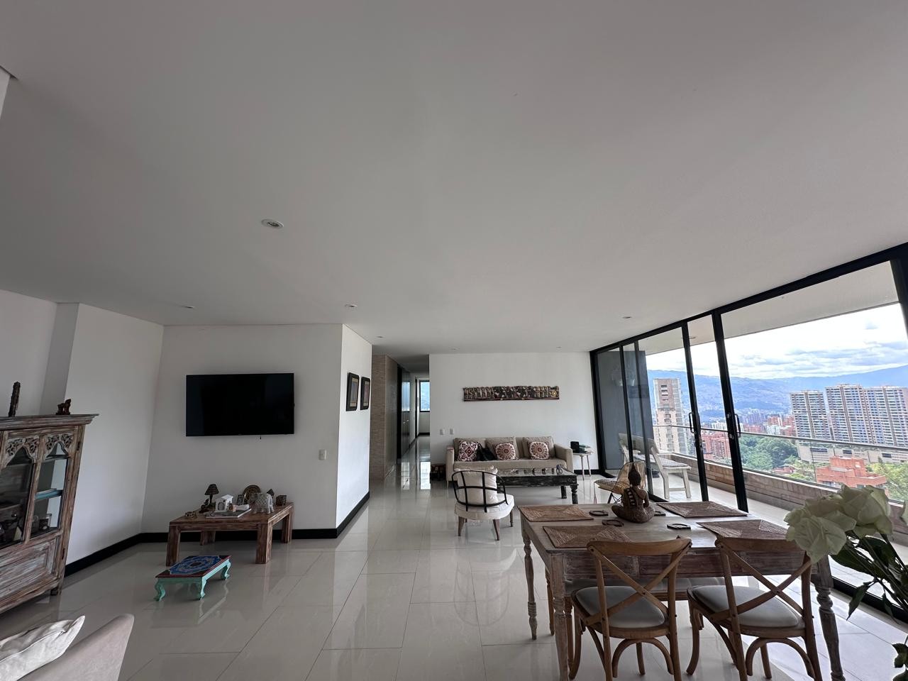 Apartamento en arriendo en El Poblado, Medellín · foto 7 de 19