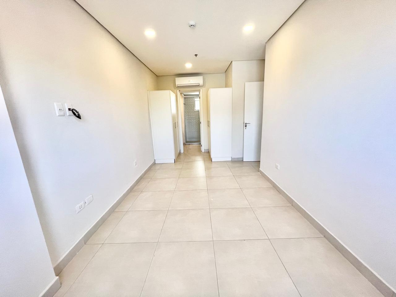 En Alquiler Departamento de 3 Habitaciones en Sajonia A524 — foto 2
