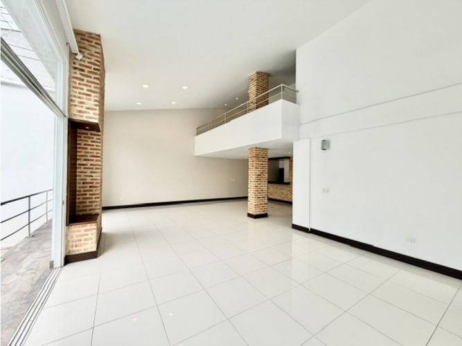 Casa de 3 alcobas en venta en Cristales, Cali, 450 m² · foto 3 de 23