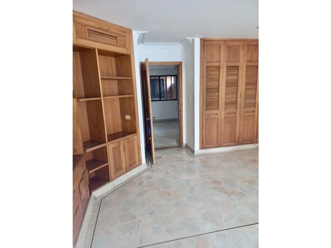 Apartamento en venta en Versalles, Cali · foto 3 de 5
