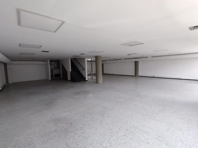 Bodega en arriendo en Las Vegas, Envigado, 598 m² · foto 4 de 13