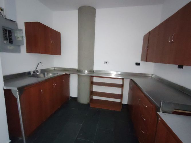 Bodega en arriendo en Las Vegas, Envigado, 598 m² · foto 11 de 13