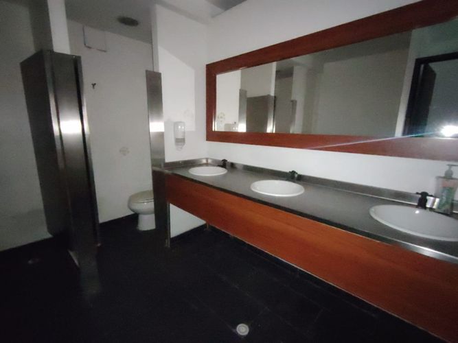 Bodega en arriendo en Las Vegas, Envigado, 598 m² · foto 13 de 13