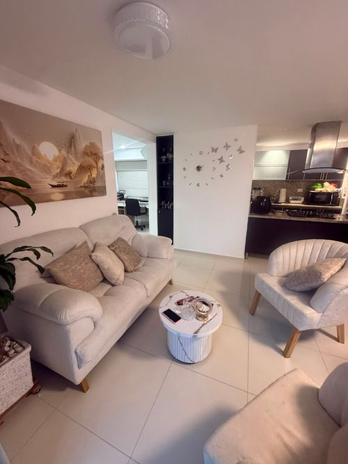 Apartamento de 3 alcobas en venta en Lagos Del Cacique, Bucaramanga, 97 m² · foto 2 de 20