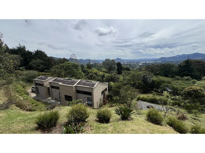 Finca en venta en El Tambo, La Ceja, 197 m² · foto 2 de 24