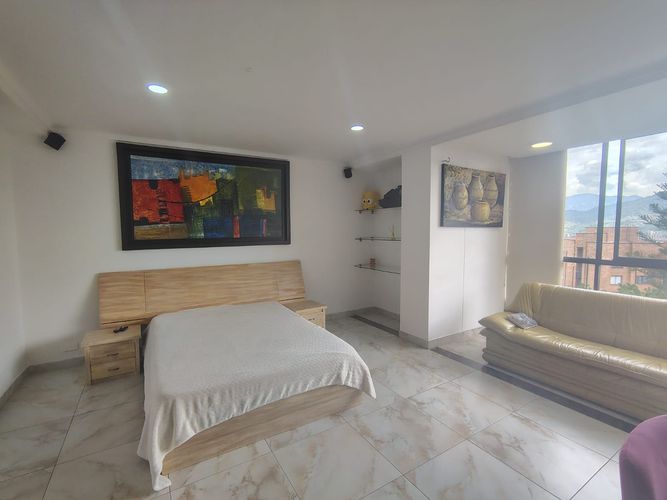Apartamento de 3 alcobas en arriendo en El Poblado, Medellín, 215 m² · foto 12 de 18