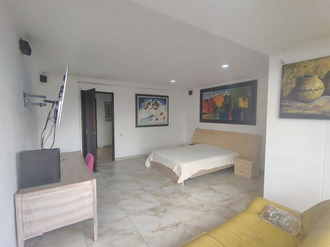 Apartamento de 3 alcobas en arriendo en El Poblado, Medellín, 215 m² · foto 11 de 18