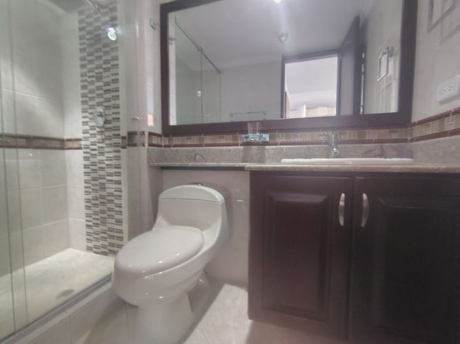 Apartamento de 3 alcobas en arriendo en El Poblado, Medellín, 215 m² · foto 18 de 18
