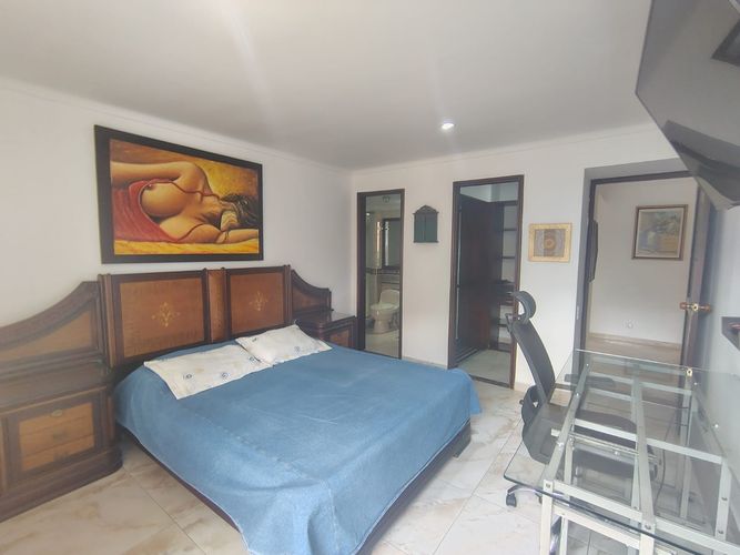 Apartamento de 3 alcobas en arriendo en El Poblado, Medellín, 215 m² · foto 14 de 18