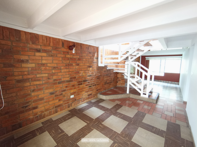 Casa de 3 alcobas en venta en La Florida, Tunja, 140 m² · foto 3 de 23