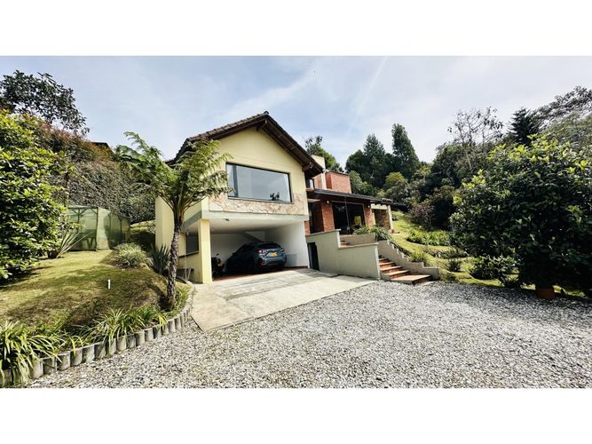 Casa en venta en Carrizales, Envigado, 242 m² · foto 4 de 24