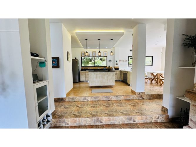 Casa en venta en Carrizales, Envigado, 242 m² · foto 6 de 24