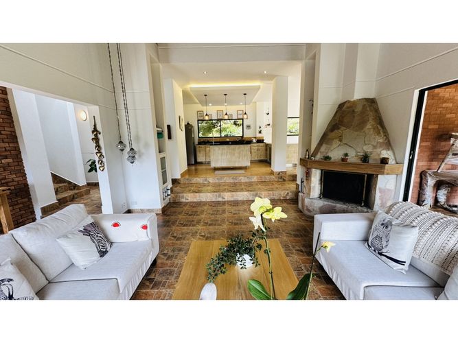 Casa en venta en Carrizales, Envigado, 242 m² · foto 7 de 24