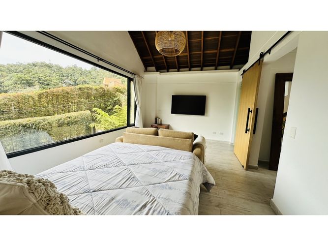 Casa en venta en Carrizales, Envigado, 242 m² · foto 18 de 24