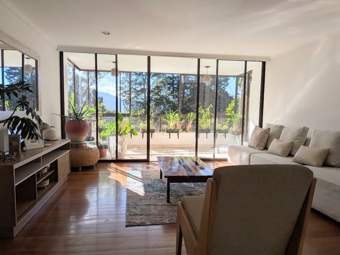 Apartamento de 4 alcobas en arriendo en El Castillo, Medellín, 260 m² · foto 4 de 14