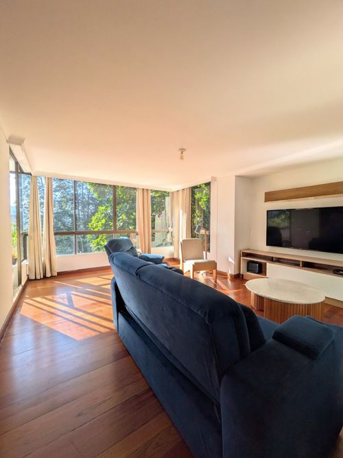 Apartamento de 4 alcobas en arriendo en El Castillo, Medellín, 260 m² · foto 6 de 14