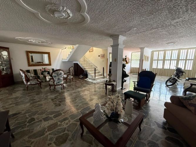 Casa de 5 alcobas en venta en Cabecera Del Llano, Bucaramanga, 410 m² · foto 17 de 21