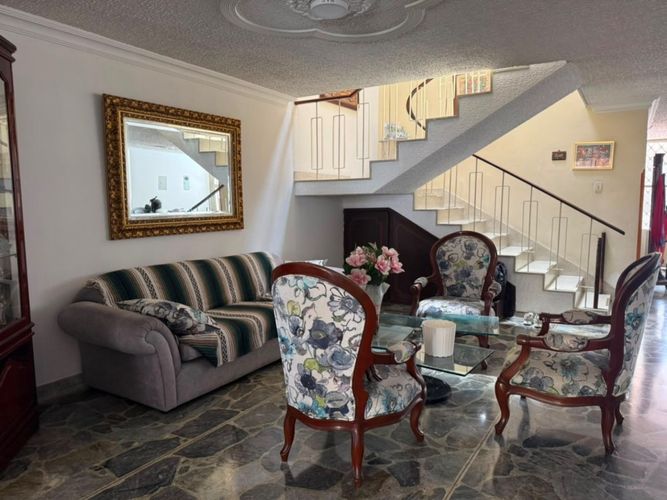 Casa de 5 alcobas en venta en Cabecera Del Llano, Bucaramanga, 410 m² · foto 19 de 21