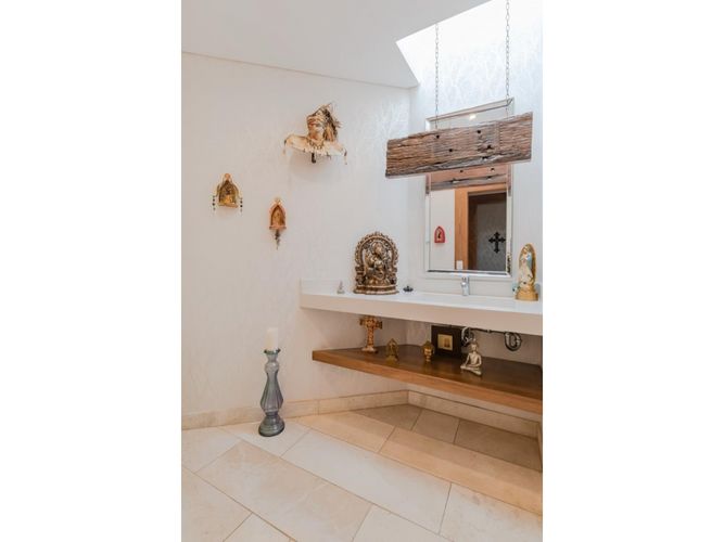 Apartamento de 2 alcobas en venta en El Poblado, Medellín, 230 m² · foto 3 de 15