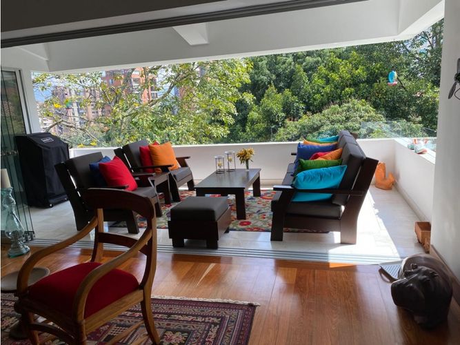 Apartamento de 2 alcobas en venta en El Poblado, Medellín, 230 m² · foto 13 de 15