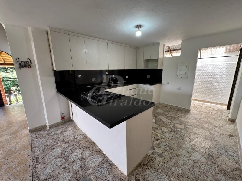 Casa en arriendo en El Trianon, Envigado · foto 5 de 20