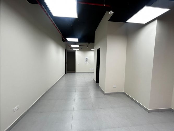 Oficina en arriendo en Las Palmas, Medellín, 37 m² · foto 3 de 10