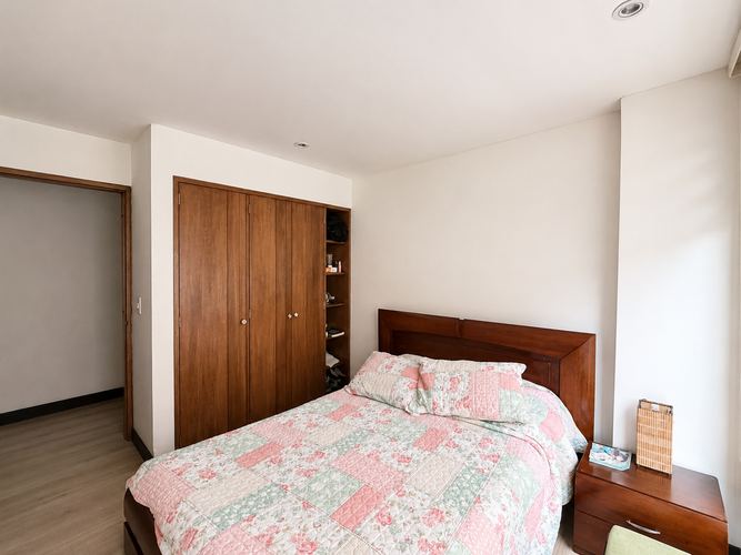 Apartamento de 2 alcobas en venta en Chicó Navarra, Bogotá, 96 m² · foto 16 de 17