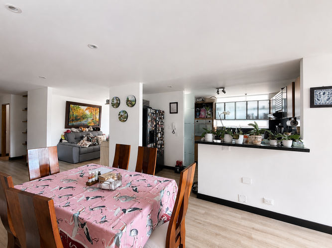 Apartamento de 2 alcobas en venta en Chicó Navarra, Bogotá, 96 m² · foto 3 de 17