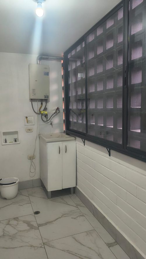 Apartamento de 3 alcobas en venta en San Jose, Sabaneta, 98 m² · foto 7 de 24