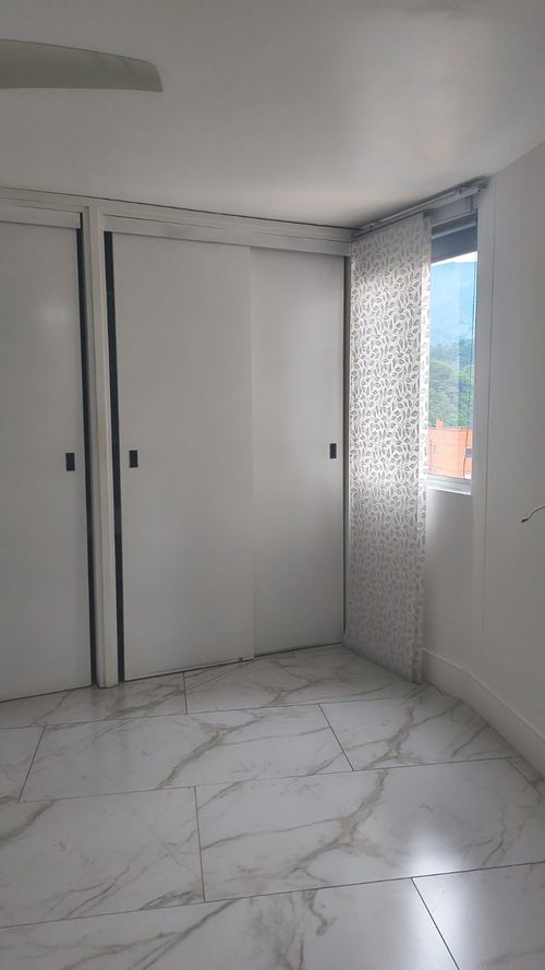 Apartamento de 3 alcobas en venta en San Jose, Sabaneta, 98 m² · foto 14 de 24