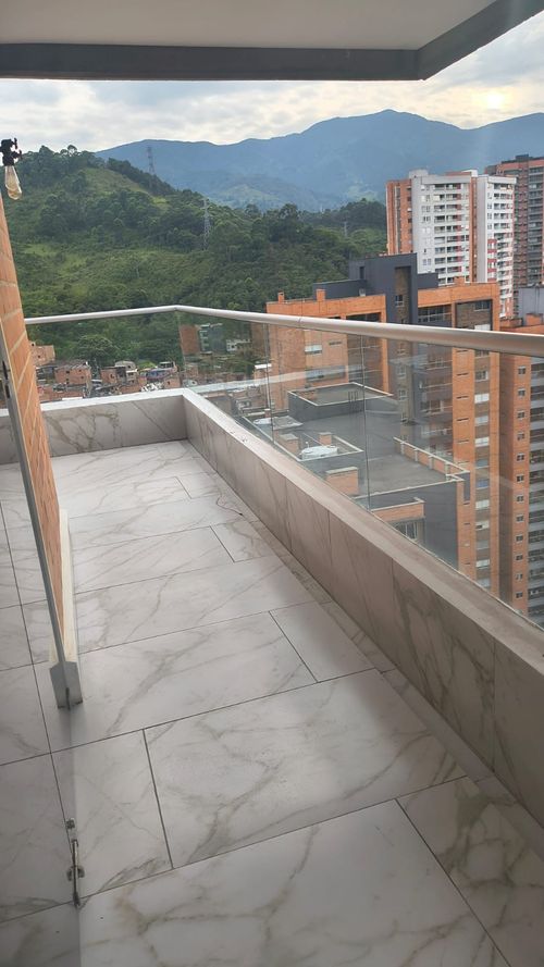Apartamento de 3 alcobas en venta en San Jose, Sabaneta, 98 m² · foto 6 de 24