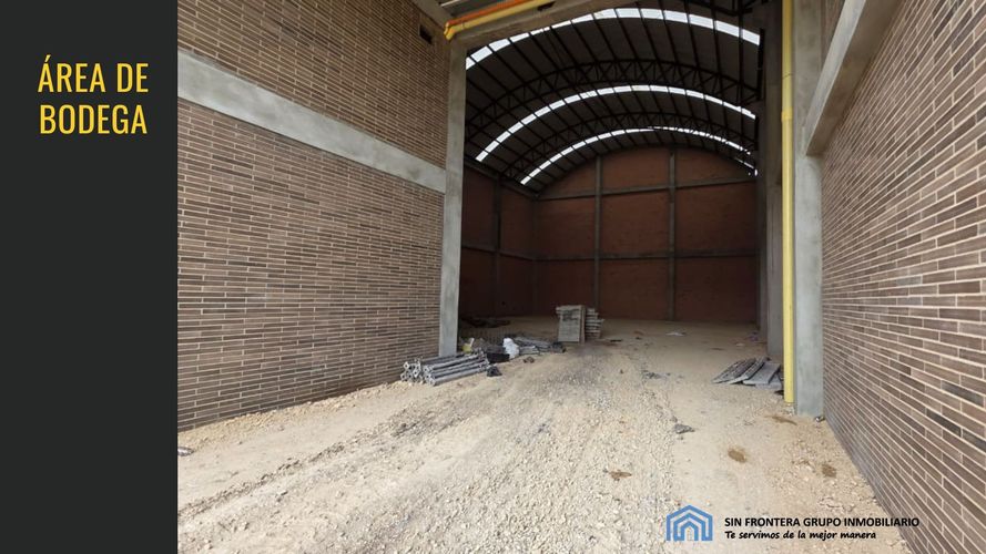 Bodega en arriendo en Zona Centro, Madrid, 765 m² · foto 2 de 11