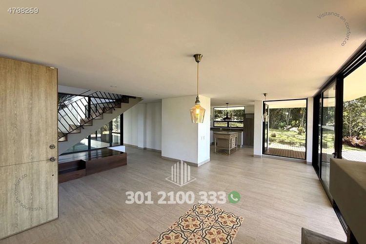 Casa de 4 alcobas en venta en Lomitas, La Ceja, 309 m² · foto 3 de 24