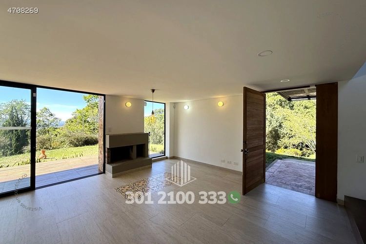 Casa de 4 alcobas en venta en Lomitas, La Ceja, 309 m² · foto 4 de 24